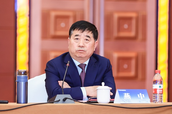 2UP.IO（中国）副总经理燕中主持会议.jpg